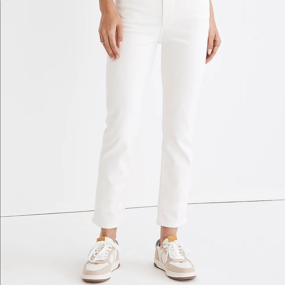 The Petite Curvy Perfect Vintage Jean in Tile White in 27 petite - Picture 3 of 7